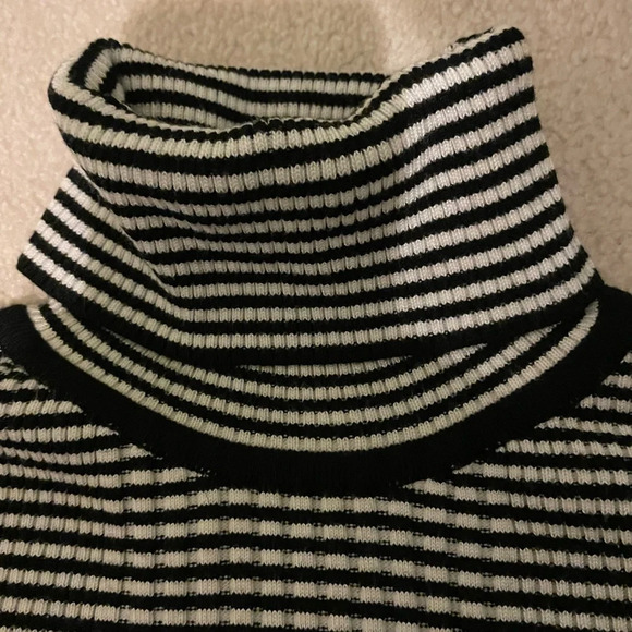 Anthropology striped turtleneck X-small like new - Picture 4 of 8